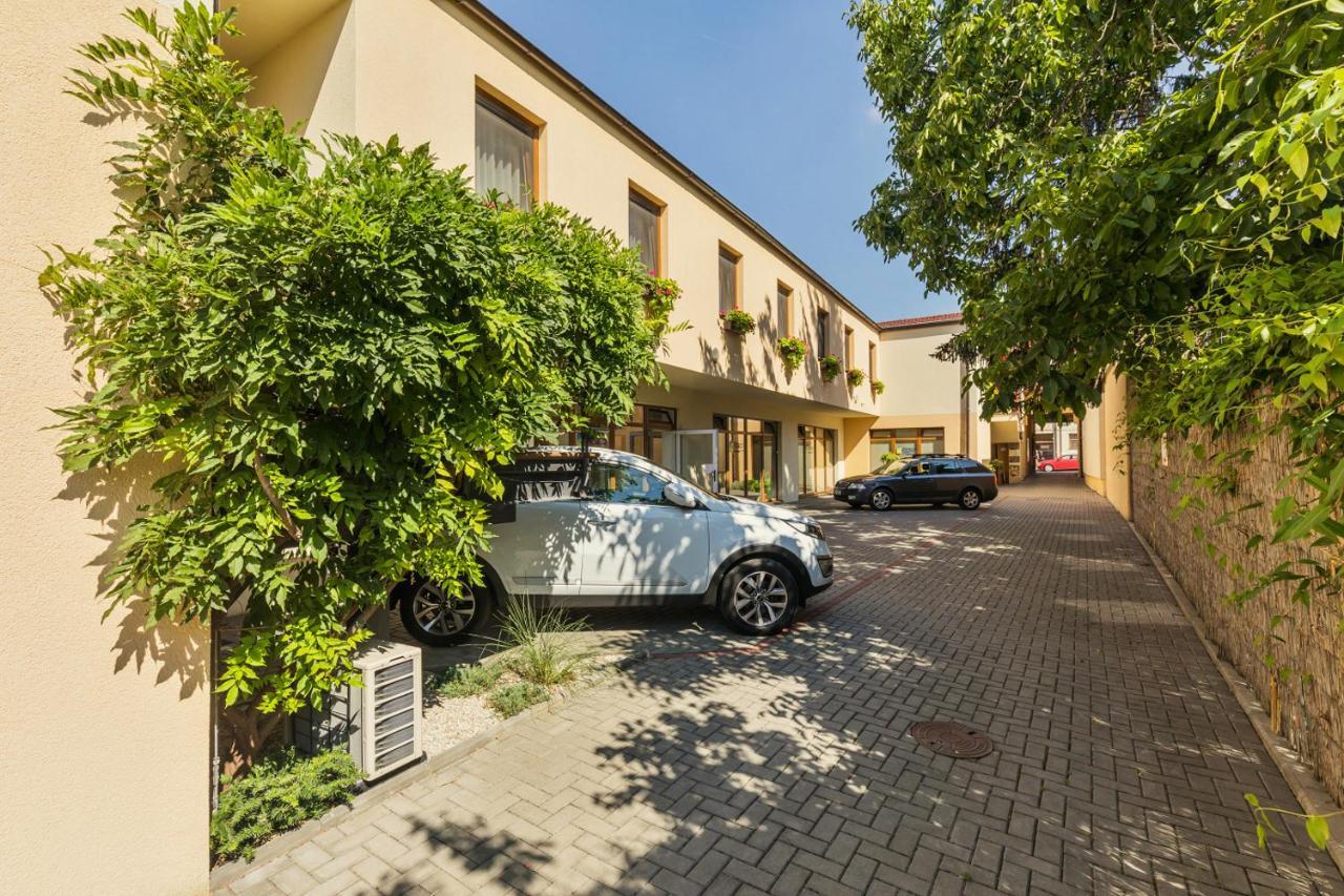 Penzion & Vinny Bar Regio Kyjov  Exterior photo